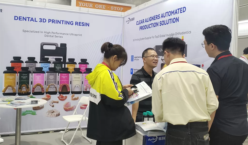 RayForm’s booth at MIDEC 2025 drew global attention with its cutting-edge dental 3D printing resin lineup.