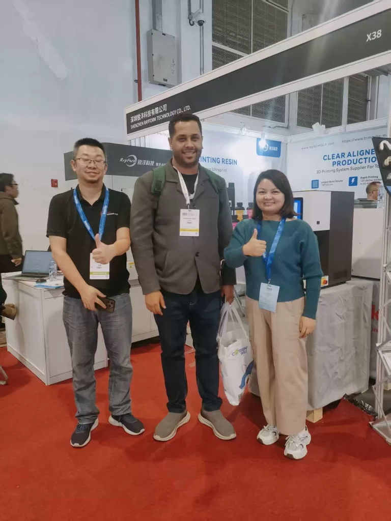 Rayform Shines at CIIDE 2025: Elevating Digital Dentistry Through Innovation - Shanghai Dental Exhibition 2025（images 19）