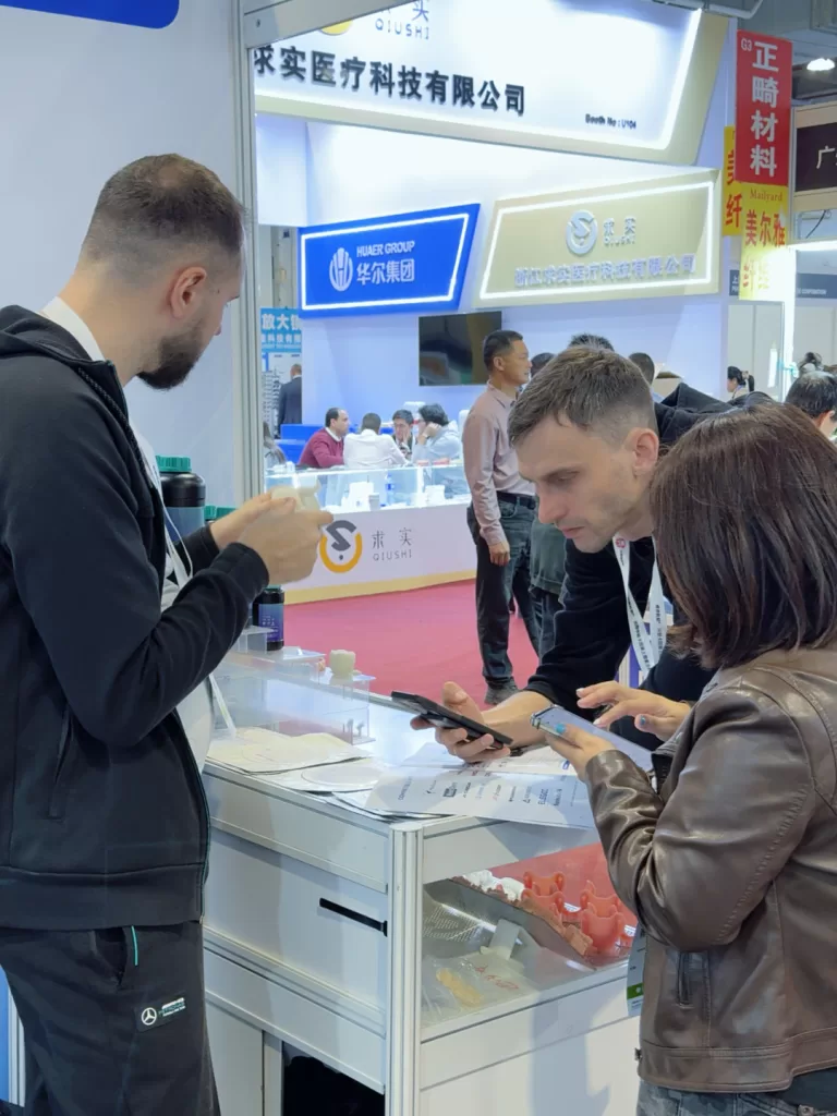 Rayform Shines at CIIDE 2025: Elevating Digital Dentistry Through Innovation - Shanghai Dental Exhibition 2025（images 15）