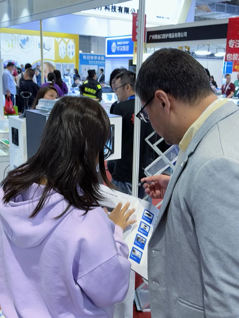 Rayform Shines at CIIDE 2025: Elevating Digital Dentistry Through Innovation - Shanghai World Expo Exhibition &amp; Convention Center（images 12）