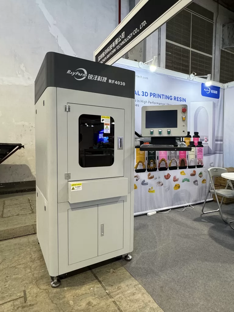 Rayform Shines at CIIDE 2025: Elevating Digital Dentistry Through Innovation - Shanghai World Expo Exhibition &amp; Convention Center（images 8）