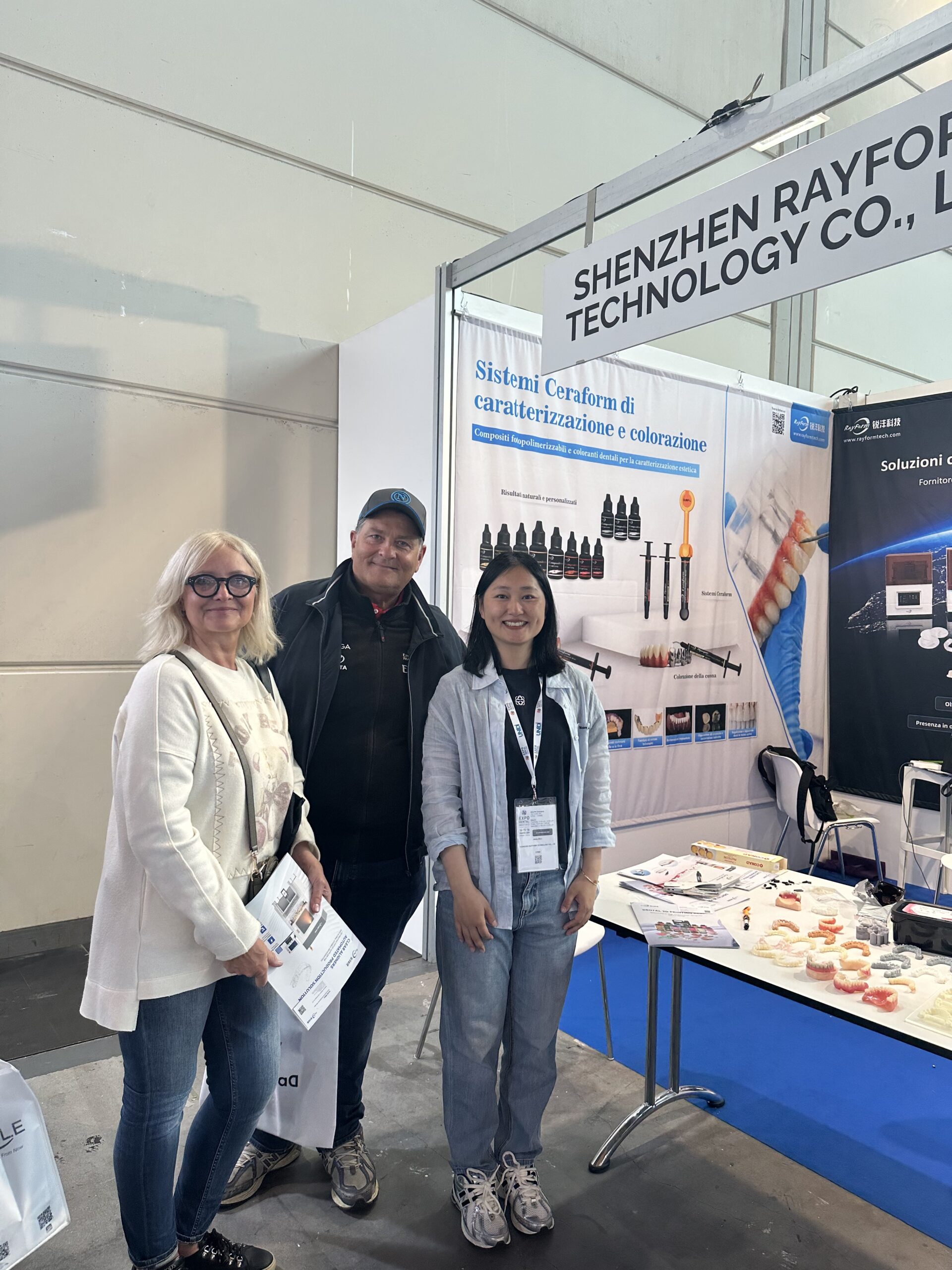 RayForm in a meeting with European dental lab clients at Hall A1 Stand 18, Expodental Meeting 2026