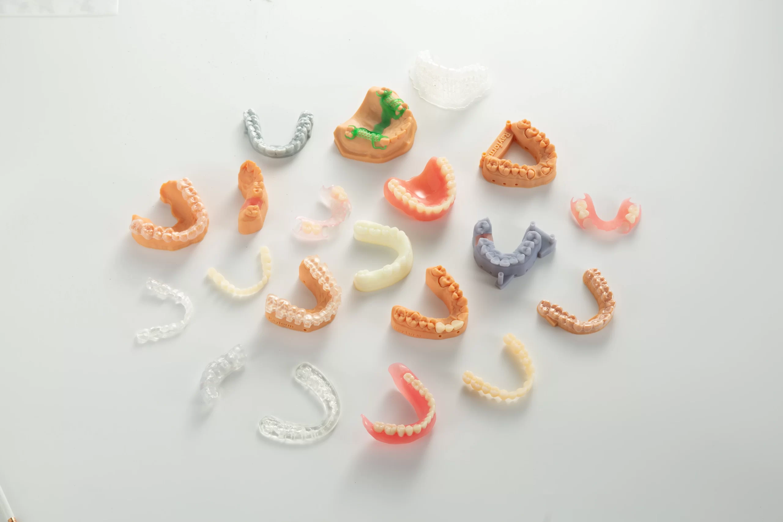 RayForm dental 3D printing resin prints — models, dentures, aligners, splints and crowns (mobile)